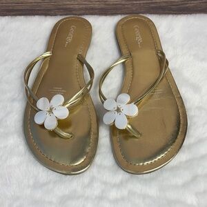 Ladies Size 7 Glam Gold Shiny Date Nighy White Flower Flat Sandals